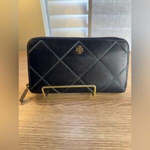 Tory Burch Kira Diamond Quilt Zip Continental Wallet